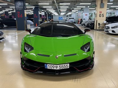 LAMBORGHINI AVENTADOR - 2