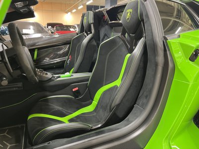 LAMBORGHINI AVENTADOR - 9