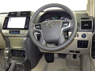TOYOTA LAND CRUISER PRADO - 9