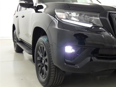 TOYOTA LAND CRUISER PRADO - 8