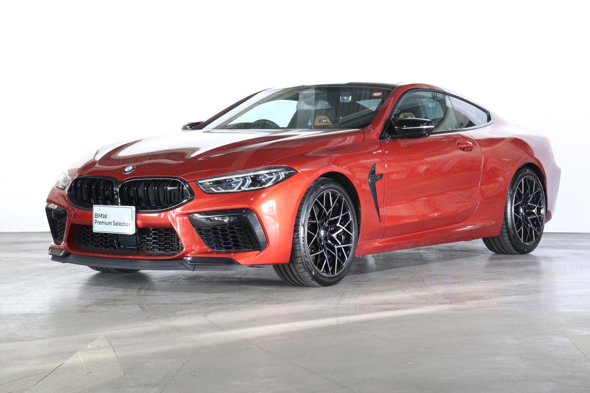BMW M8 - View 1