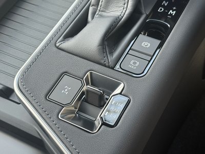 صورة مصغرة 32 لـ 2026 Lexus GX