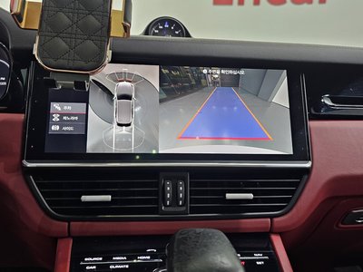 2019 Porsche CAYENNE thumbnail 14
