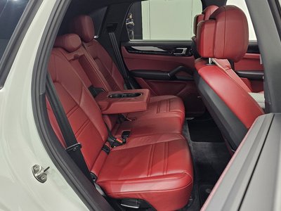 2019 Porsche CAYENNE thumbnail 11