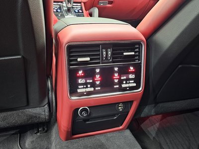 2019 Porsche CAYENNE thumbnail 18