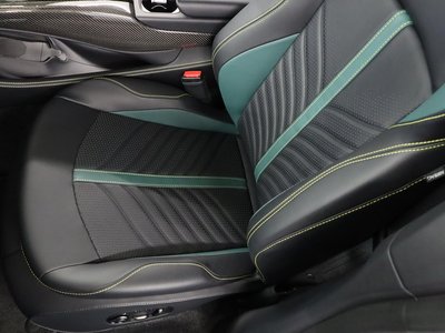 ASTON MARTIN DBX - 8