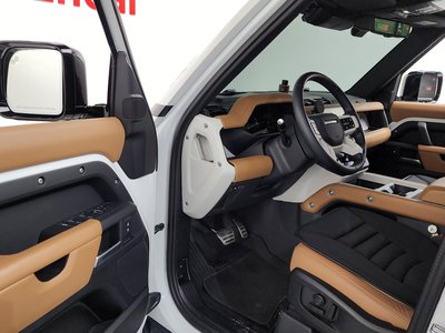 LAND ROVER DEFENDER - 10