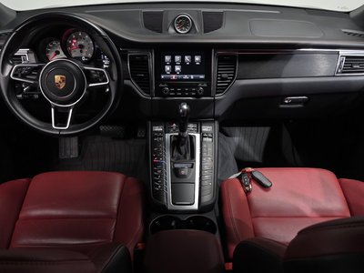 PORSCHE MACAN - 5