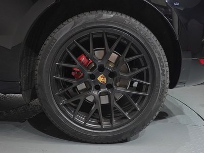 PORSCHE MACAN - 8