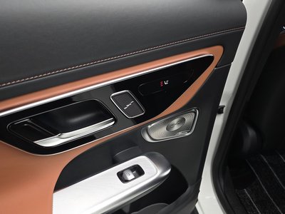 صورة مصغرة 27 لـ 2025 Mercedes-BENZ GLC
