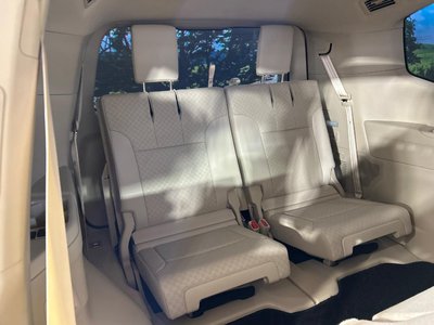 TOYOTA LAND CRUISER 300 - 10