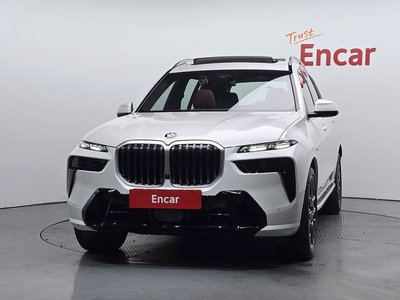 2025 BMW X7 photo 2