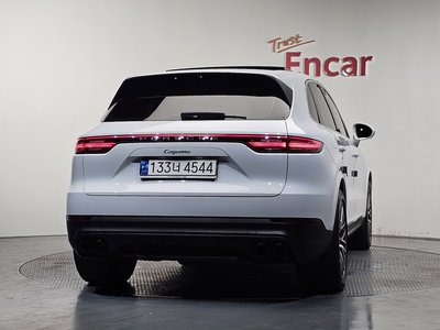 صورة 4 لـ 2023 Porsche CAYENNE