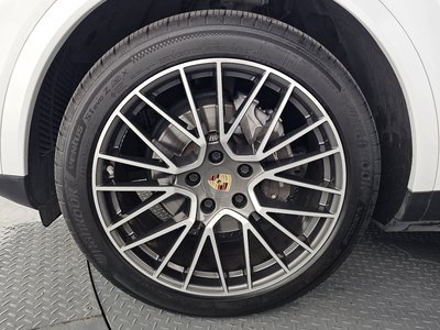 صورة 6 لـ 2023 Porsche CAYENNE