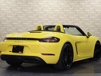PORSCHE 718 BOXSTER - 7