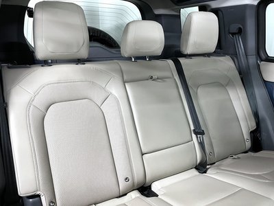 LAND ROVER DEFENDER - 10