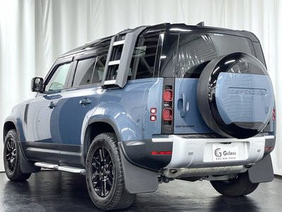 LAND ROVER DEFENDER - 4