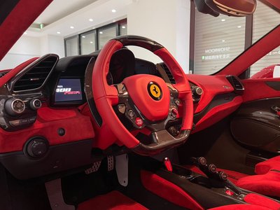 FERRARI 488 PISTA - 6