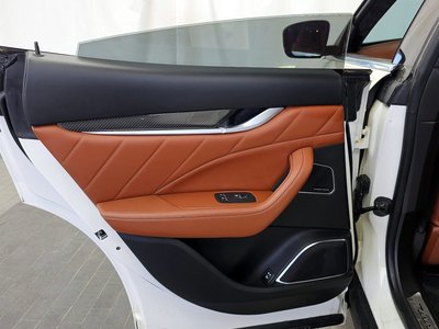 2019 Maserati LEVANTE — миниатюра 15