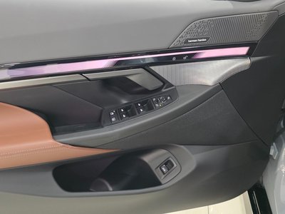2025 BMW 5 SERIES — миниатюра 15