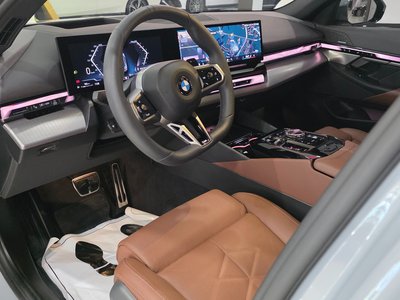 2025 BMW 5 SERIES — миниатюра 11