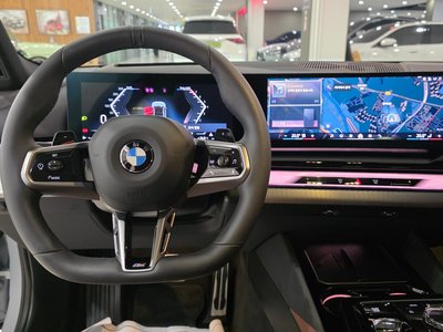 صورة 4 لـ 2025 BMW 5 SERIES