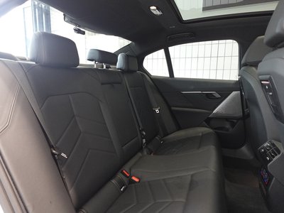 صورة مصغرة 19 لـ 2023 BMW 5 SERIES