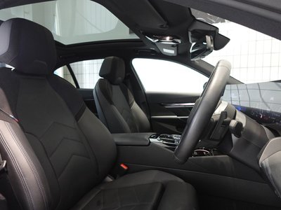 صورة مصغرة 17 لـ 2023 BMW 5 SERIES
