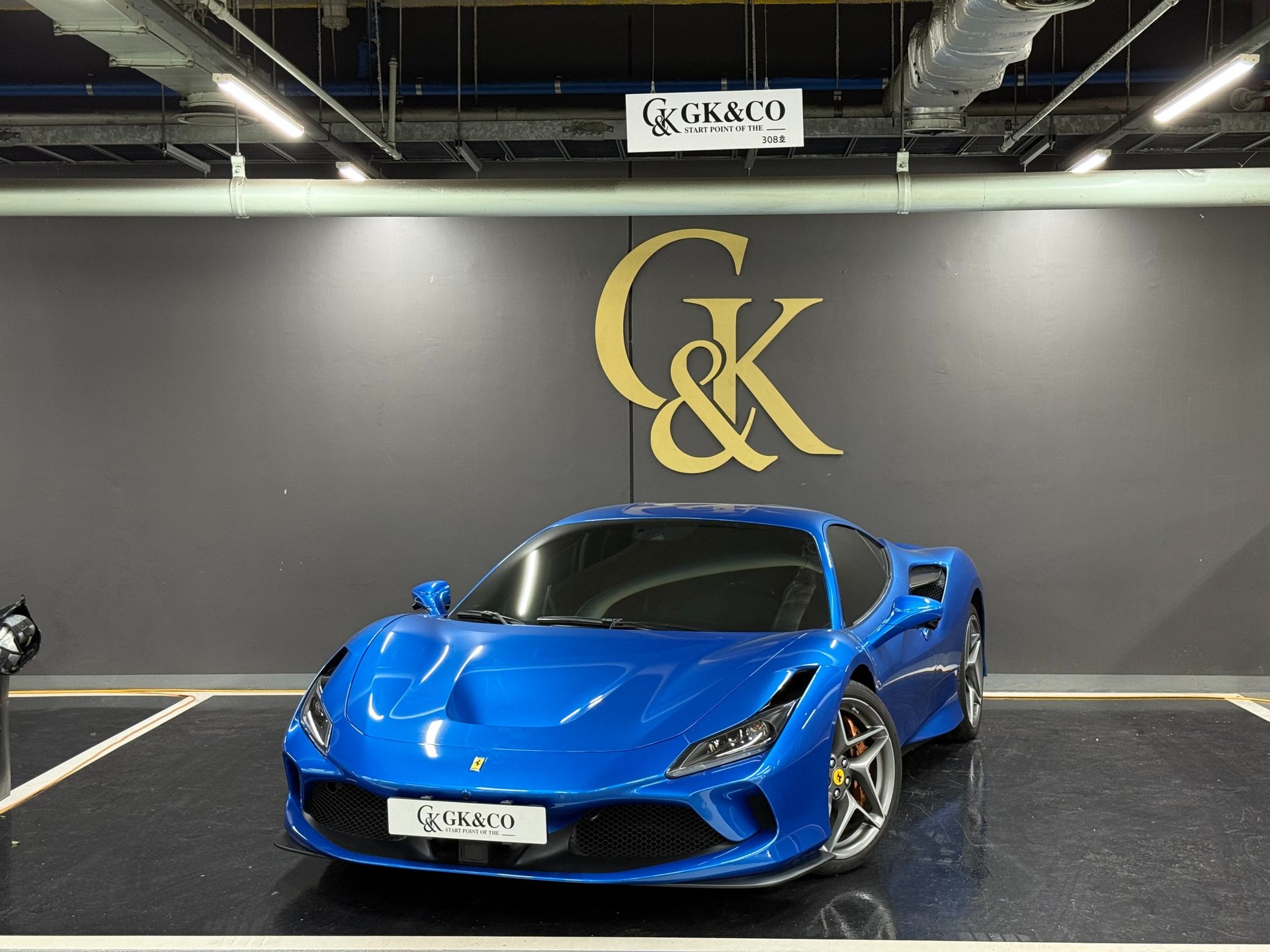 FERRARI F8 TRIBUTO - View 1