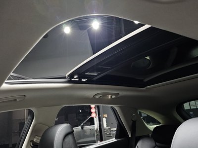 2023 Genesis GV70 — миниатюра 25