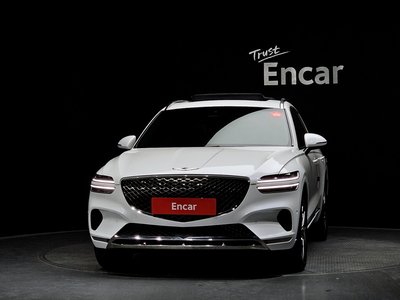 صورة 2 لـ 2023 Genesis GV70