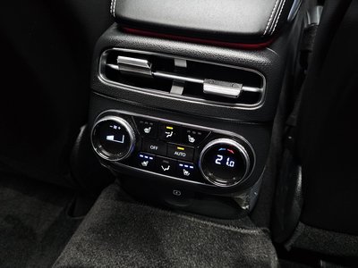 2023 Genesis GV70 — миниатюра 24