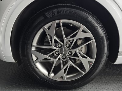 صورة 6 لـ 2023 Genesis GV70