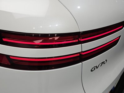 صورة 10 لـ 2023 Genesis GV70