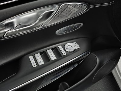 2023 Genesis GV70 — миниатюра 23