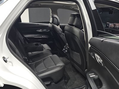 2023 Genesis GV70 — миниатюра 16