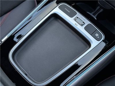 MERCEDES-BENZ GLA - 8