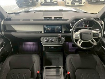 LAND ROVER DEFENDER - 3