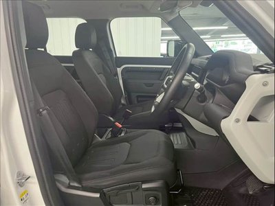 LAND ROVER DEFENDER - 7