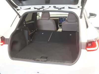 صورة مصغرة 31 لـ 2025 Lexus LBX