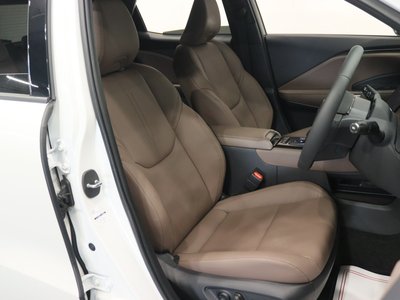 صورة 10 لـ 2025 Lexus LBX