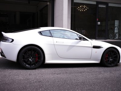 ASTON MARTIN V12 VANTAGE - 3