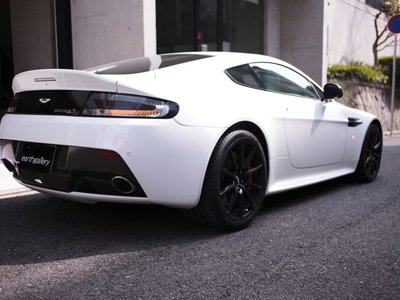 ASTON MARTIN V12 VANTAGE - 7