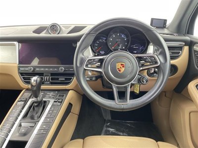 2019 Porsche MACAN thumbnail 15