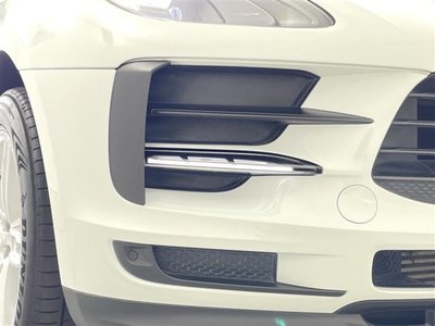 2019 Porsche MACAN thumbnail 43