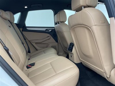 2019 Porsche MACAN thumbnail 29