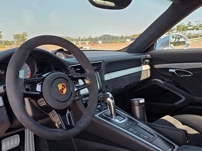 2015 Porsche 911 — миниатюра 16
