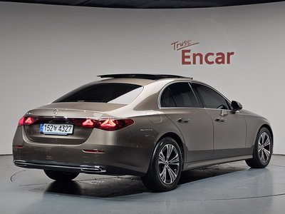 MERCEDES-BENZ E-CLASS - 4