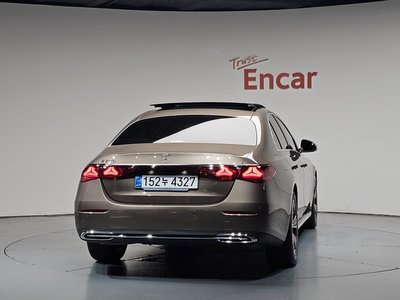 MERCEDES-BENZ E-CLASS - 3