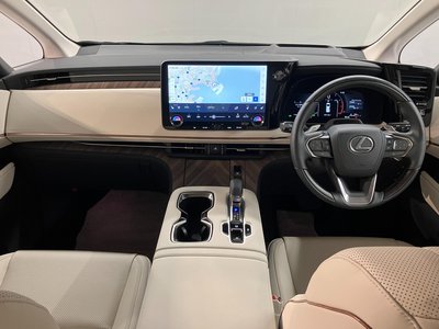 2024 Lexus LM — фото 7
